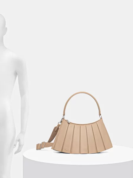 Кожаная сумка через плечо Lacoste