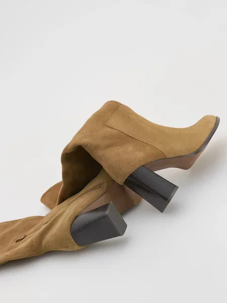 Замшевые ботфорты Reserved бежевые