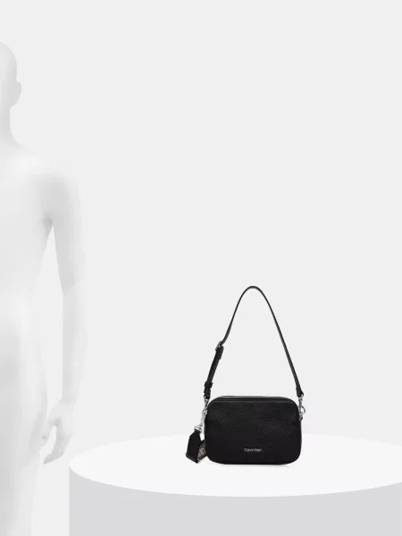 Calvin Klein Válltáska fekete