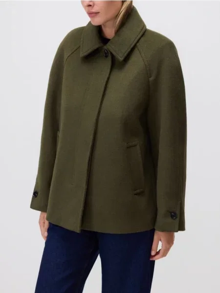 Reserved Розкльошена куртка з високим вмістом вовни оливковий 