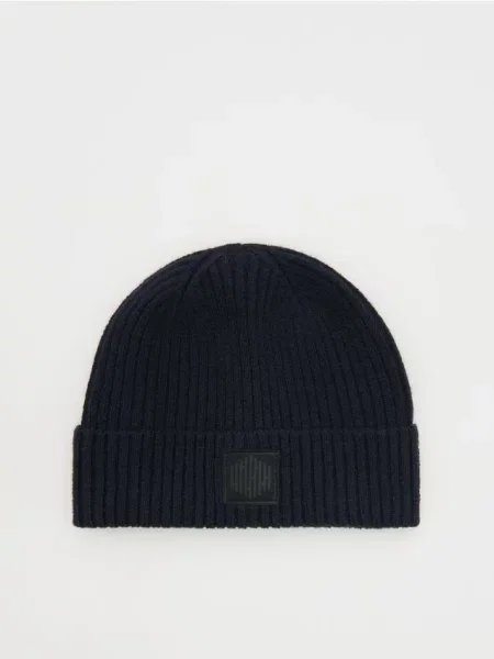 Шапка Reserved синяя