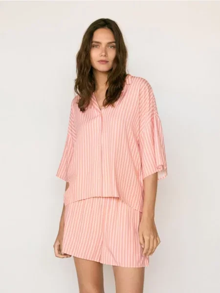 Reserved Pijamale două piese cu model roz-piersică roz