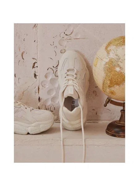 Кросівки молочні білі