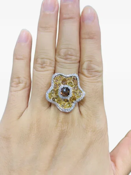 Inel Hyt Jewelry cu model floral argintiu