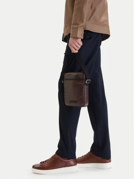 Torbica za okrog pasu Calvin Klein Emblem Aop Coated Slim Reporter rjava