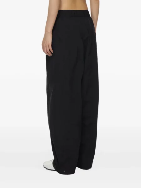 Pantaloni Studio Nicholson conici negru