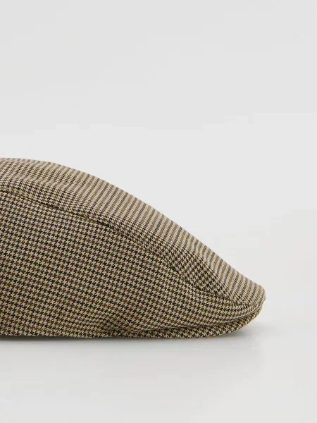 Кепка Reserved с принтом в елочку