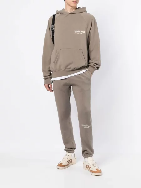 Бягане шнур за пристягане панталон Fear Of God Essentials с принт кафяво