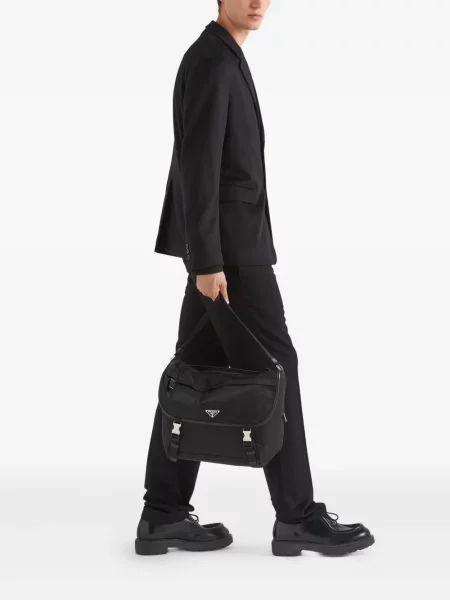 Geantă Prada cu cataramă negru