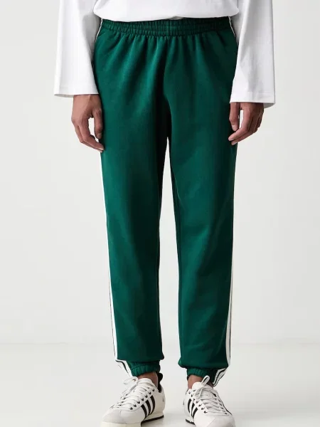 Adidas pantaloni de trening pentru bărbați cu Three Stripes verde