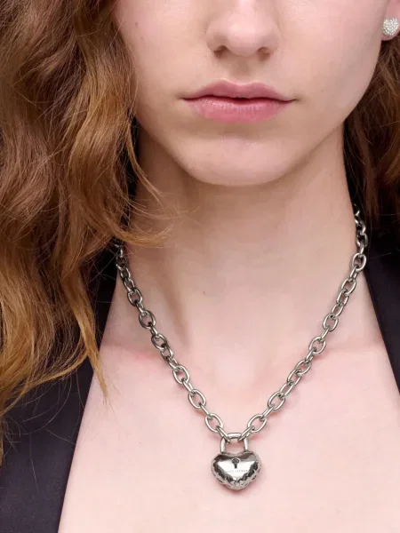 Pakabukas Marc Jacobs su širdelėmis sidabrinė