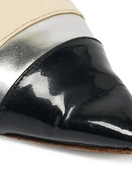 Pantofi cu toc Manolo Blahnik din piele