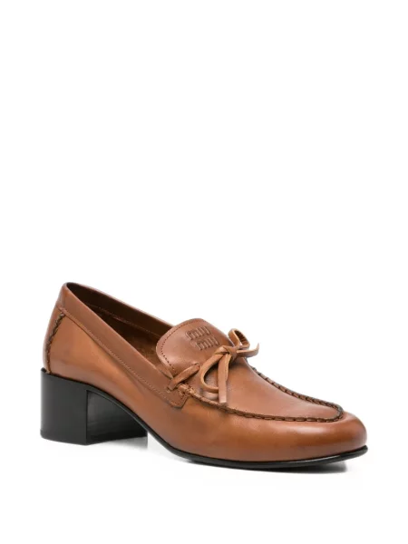 Pantofi loafer Miu Miu cu funde din piele maro