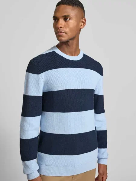 Sweter z dzianiny ze wzorem w i okrągłym dekoltem Mcneal błękitny
