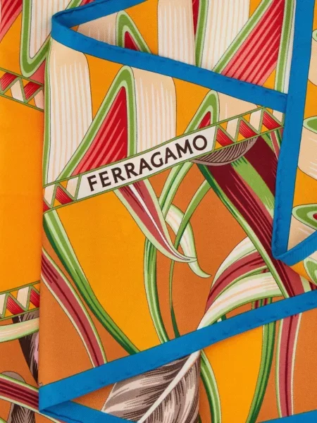 Fular Ferragamo cu model floral cu imagine portocaliu