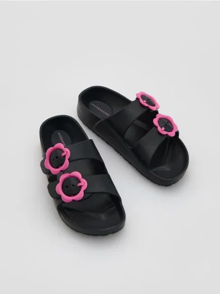 Шлепанцы Reserved черные