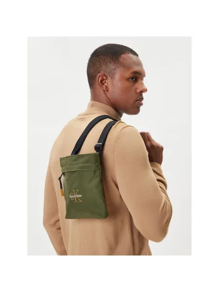 Calvin Klein Válltáska Bold Flatpack Fekete zöld