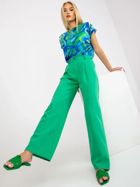 Pantaloni Fashionhunters de costum verde