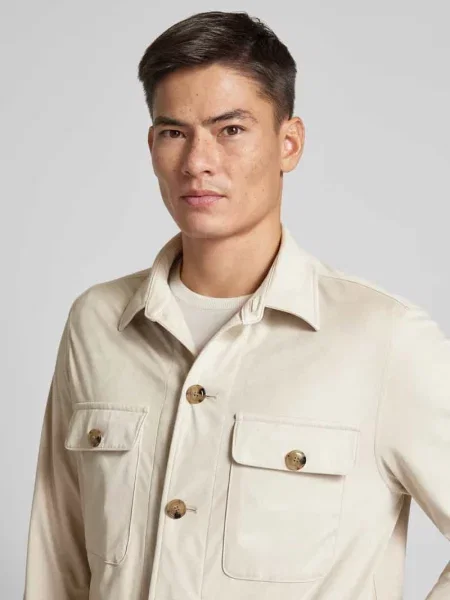 Kurtka koszulowa o kroju regular fit z z patką na piersi model ‘Hutson’ Hugo Boss beżowa