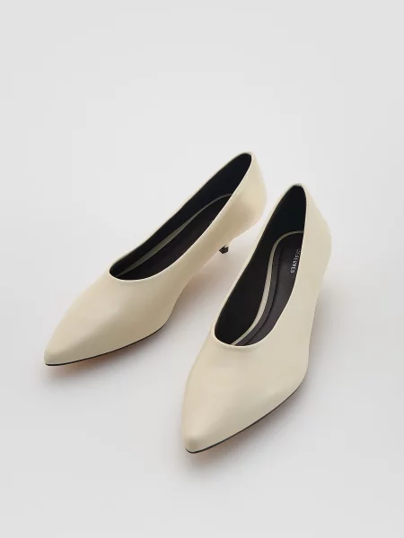 Туфли Reserved белые