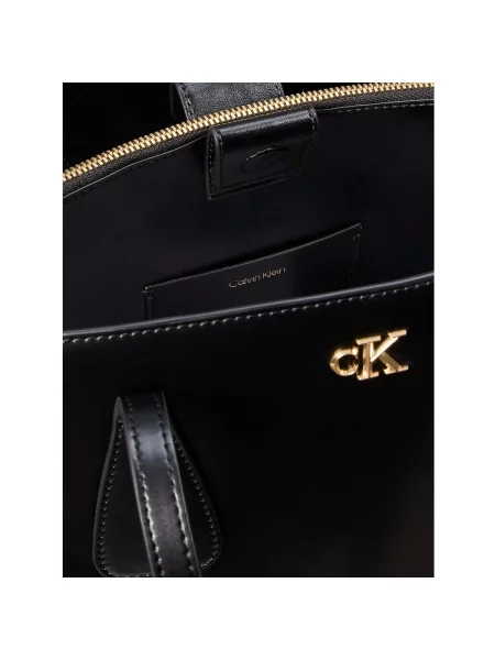 Calvin Klein Kabelka na rameno čierna