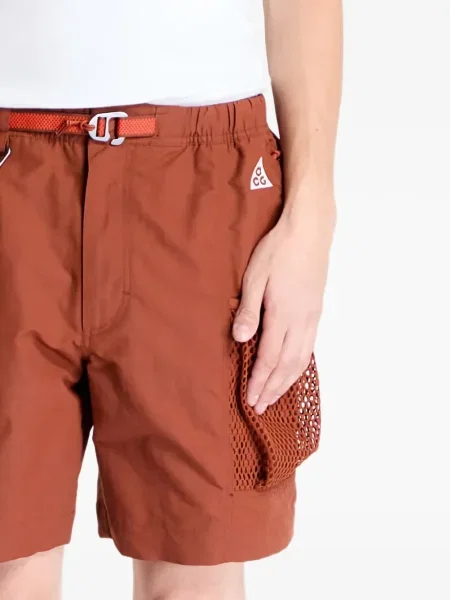 Pantaloni scurți cargo Nike cu imagine plasă maro