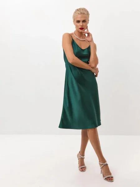 Serena Silueta Šaty Below the knee satin slip dress Grace' smaragdová