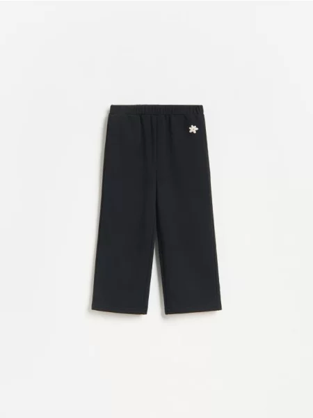 Reserved Pantaloni de trening lejeri negru