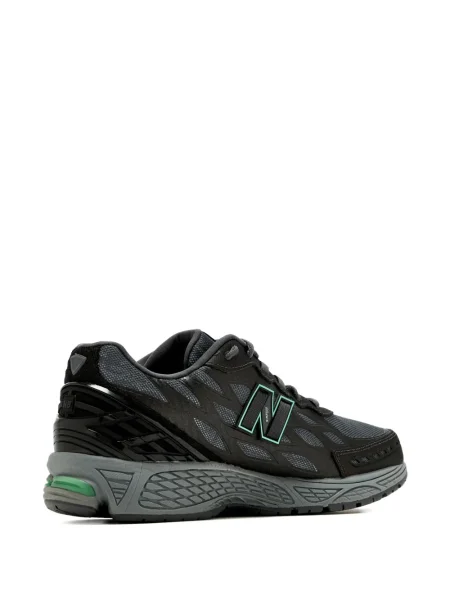 Sneakerși New Balance din piele de căprioară negru