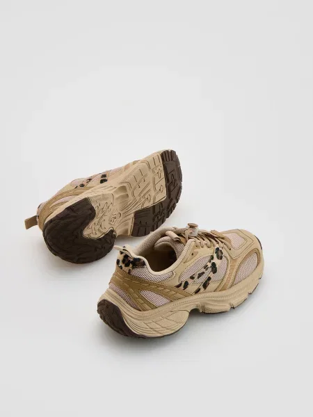 Кроссовки Reserved