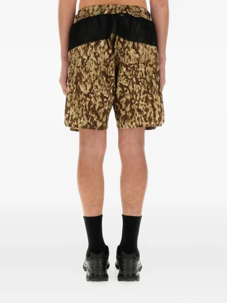 Pantaloni scurți South2 West8 cu imagine cu model camuflaj maro