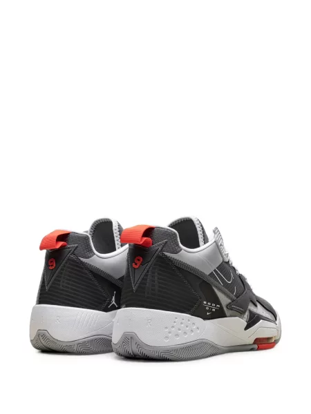 Sneakerși Jordan gri