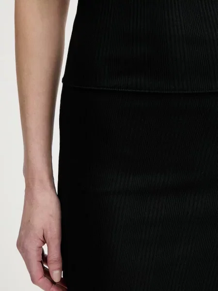Calvin Klein asszimetrikus ruha elasztánnal fekete