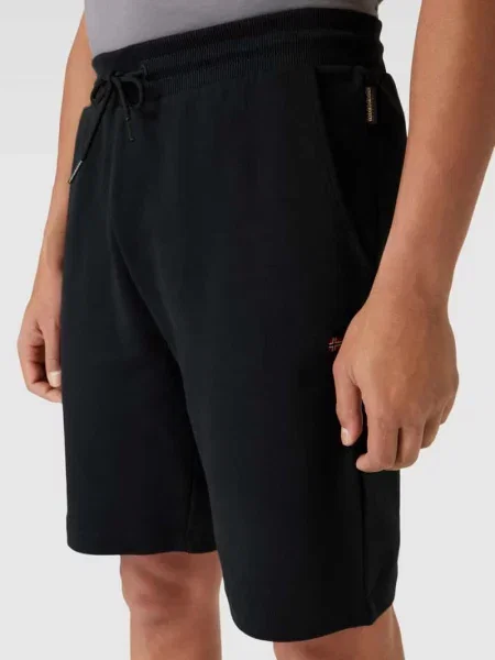 Szorty o kroju straight fit z elastycznym pasem Napapijri czarne