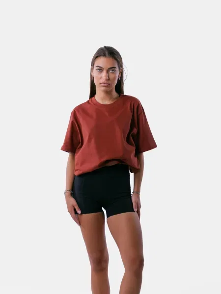 Oversize'owy T-shirt – Pilates Club – ceglasty brązowa