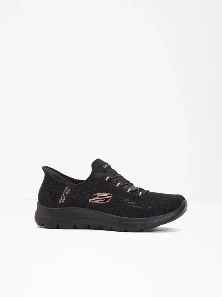 Wsuwane sneakersy marki Skechers z pianką z pamięcią kształtu czarne