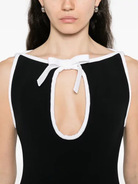 Rochie midi Rowen Rose fără mâneci până la genunchi de costum negru