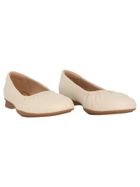 Balerinki Clarks skórzane beżowe
