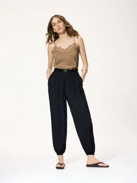Reserved Pantaloni cu curea negru
