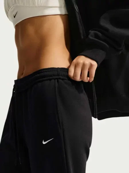 Спортивные штаны Nike черные
