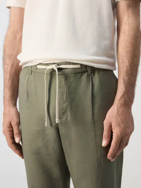Spodnie slim fit cropped z lnu i bawełny ciemnozielony Mężczyzna 44 MANGO MAN