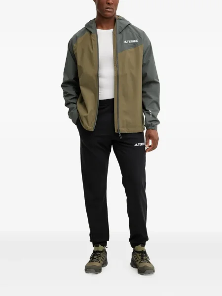 Маратонки Adidas Terrex с връзки на райета с дантела червено