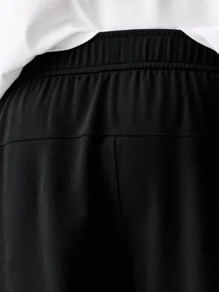 Férfi rövidnadrág Nike Primary NanoKnit Dri-Fit Performance 7" black/black. Méret: S fekete