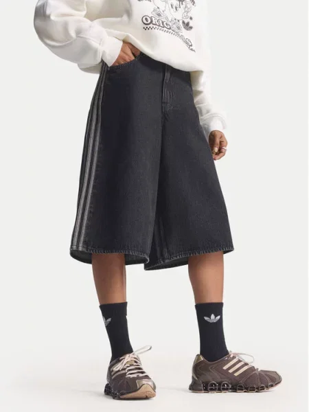 Adidas Kratke traperice Firebird Jorts Oversize crna