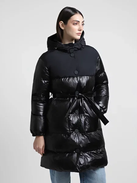 Утепленное пальто Armani Exchange черное