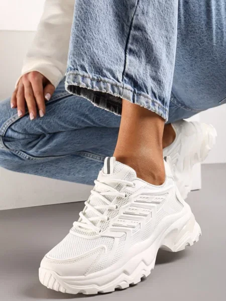 Sneakersy na Tłoczonej Podeszwie z Siateczkowymi Wstawkami Amrogia białe