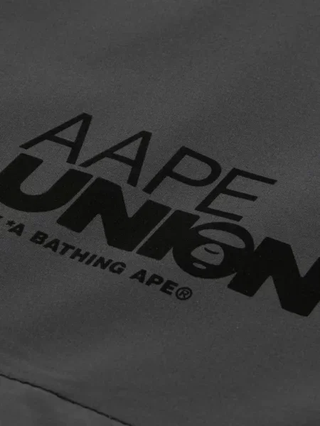 Geacă Aape By A Bathing Ape cu glugă cu aplicații gri