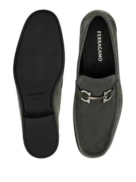 Pantofi loafer Ferragamo cu cataramă gri