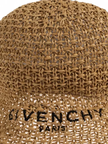Căciulă Givenchy cu autograf