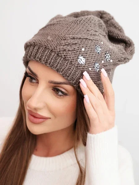 Căciulă Kesi cu aplicații maro